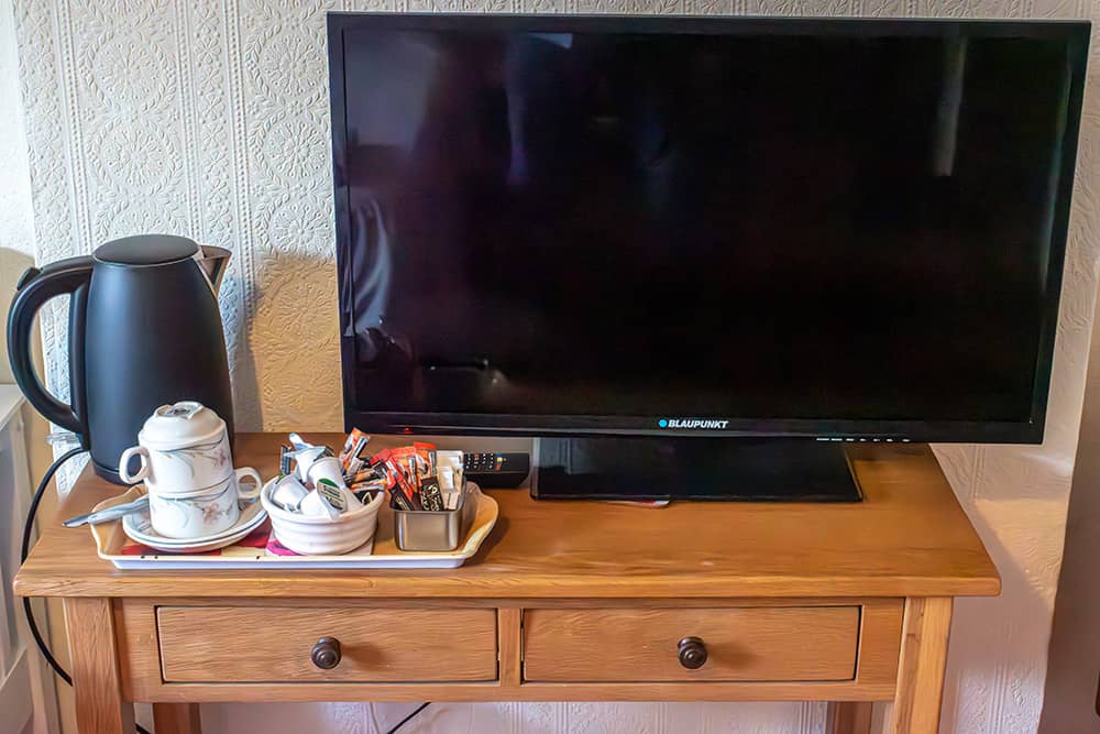 Room with kettle and television